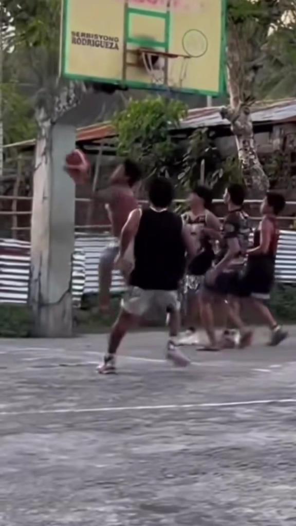 我都準(zhǔn)備好嘲笑他了，結(jié)果被他帥到了